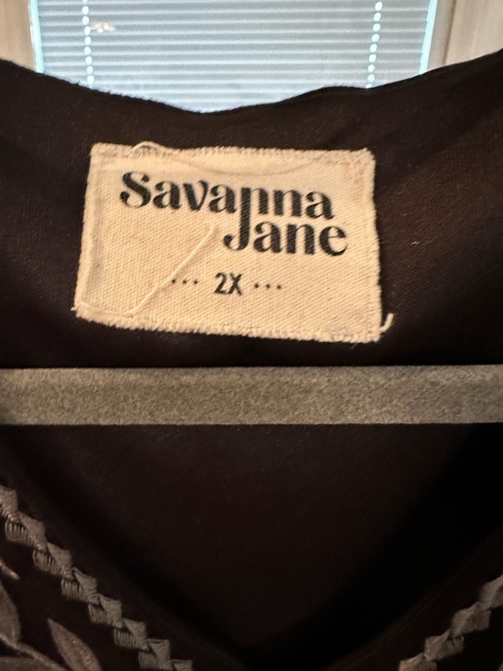 Size 2X Savanna Jane Black Embroidered V-Neck Tunic Top. Beautiful!! - Picture 2 of 3